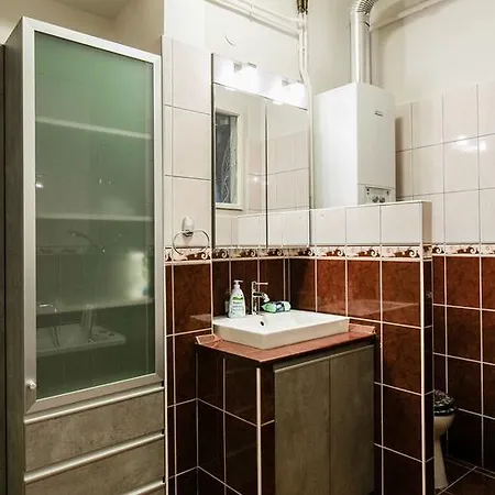 At Nagymezo Budapeszt