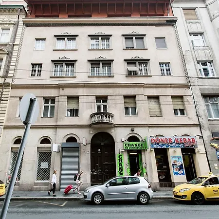At Nagymezo Apartment